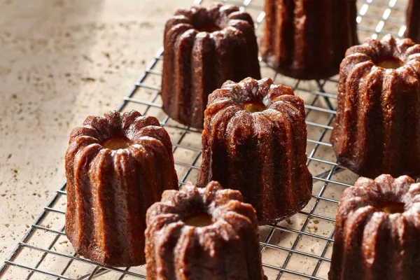 Cannelés à l’abondance